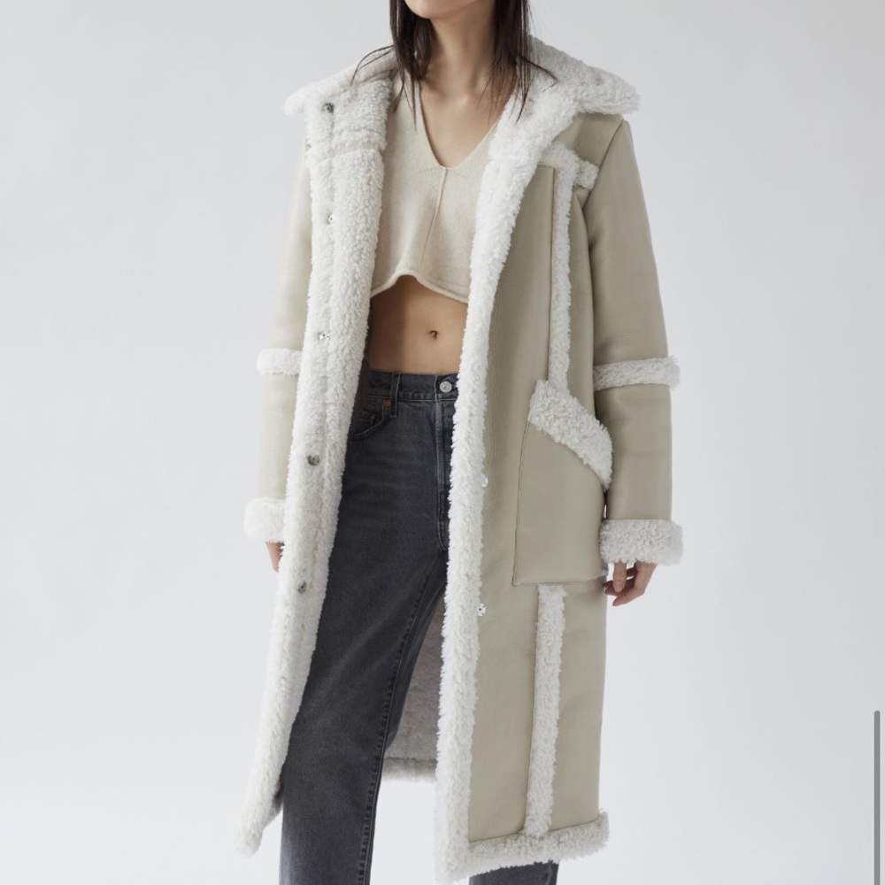 !UOrare faux fur shearling long coat!